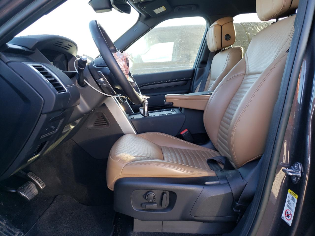 2023 Land Rover Discovery - Image 7