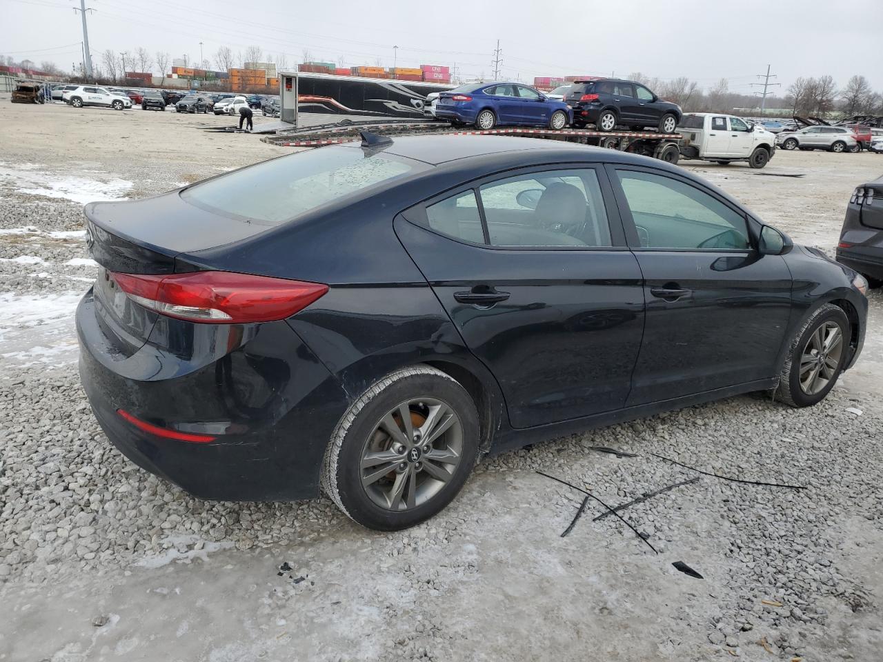 2018 Hyundai Elantra - Image 3