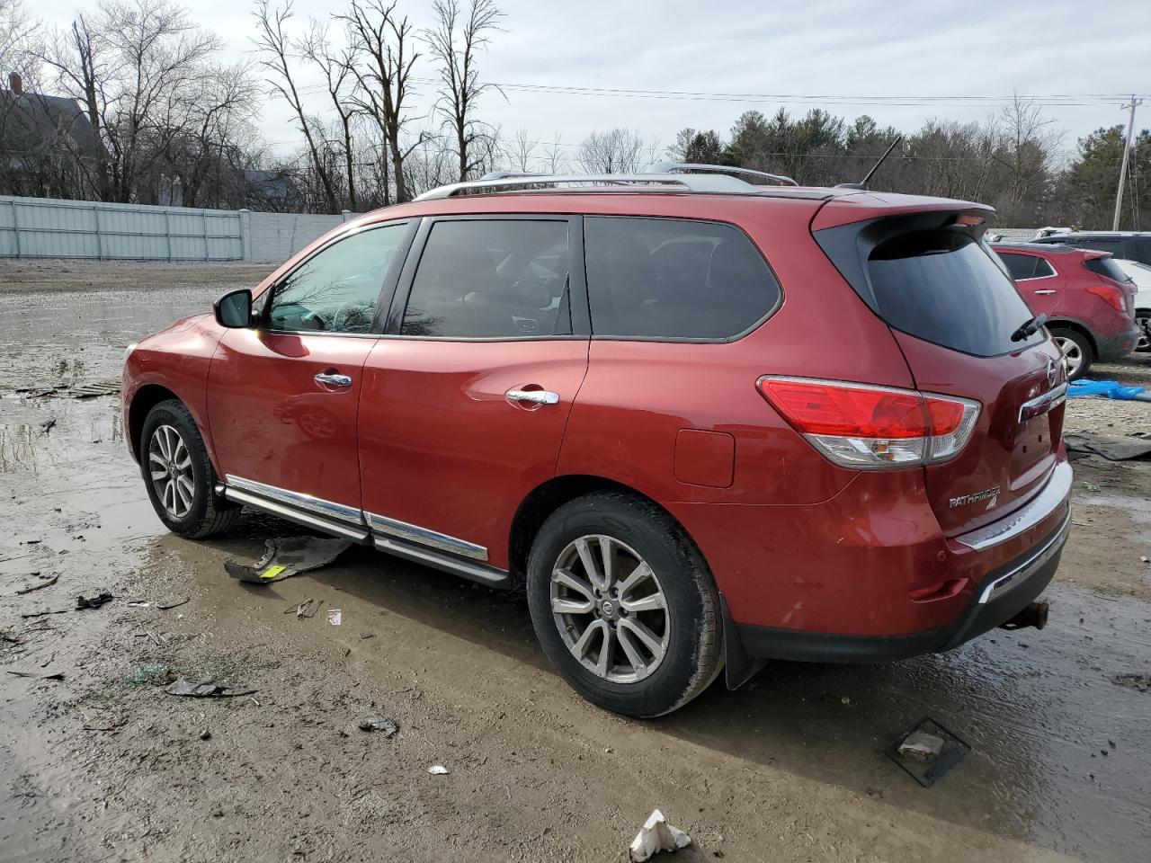 2013 Nissan Pathfinder - Image 2