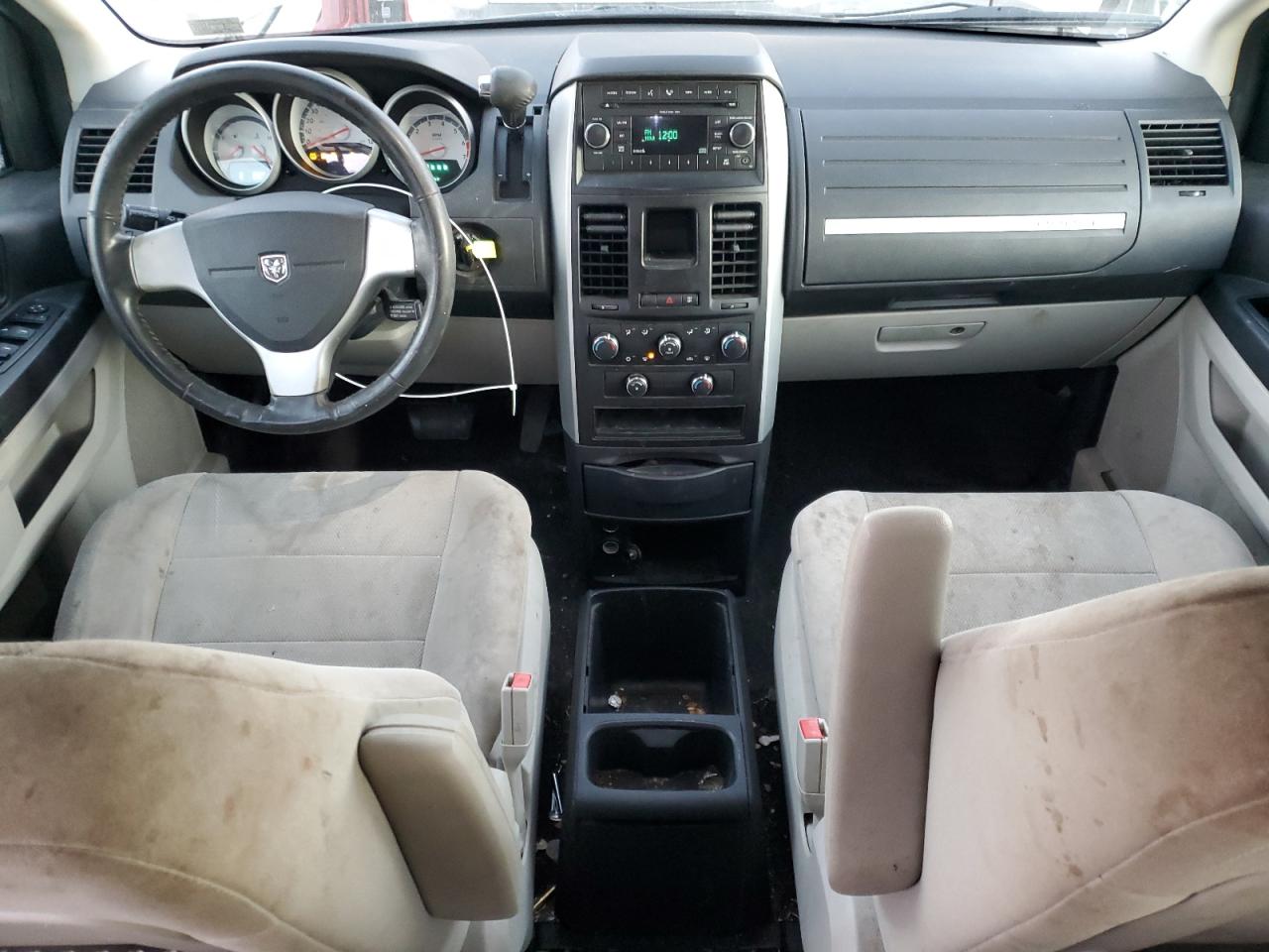 2009 Dodge Caravan - Image 8