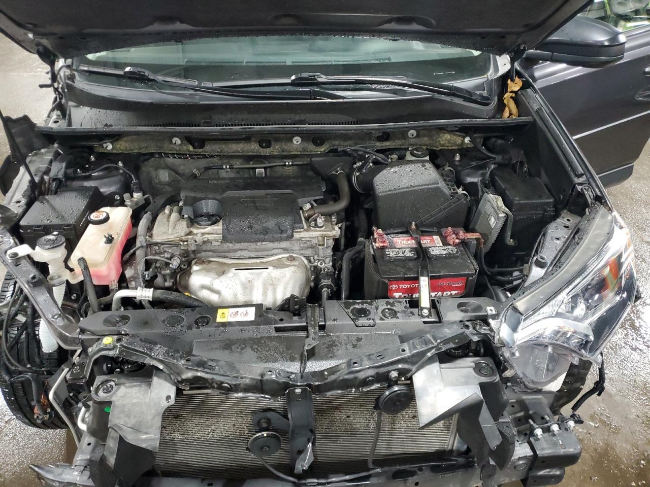 2018 Toyota RAV 4 - Image 13