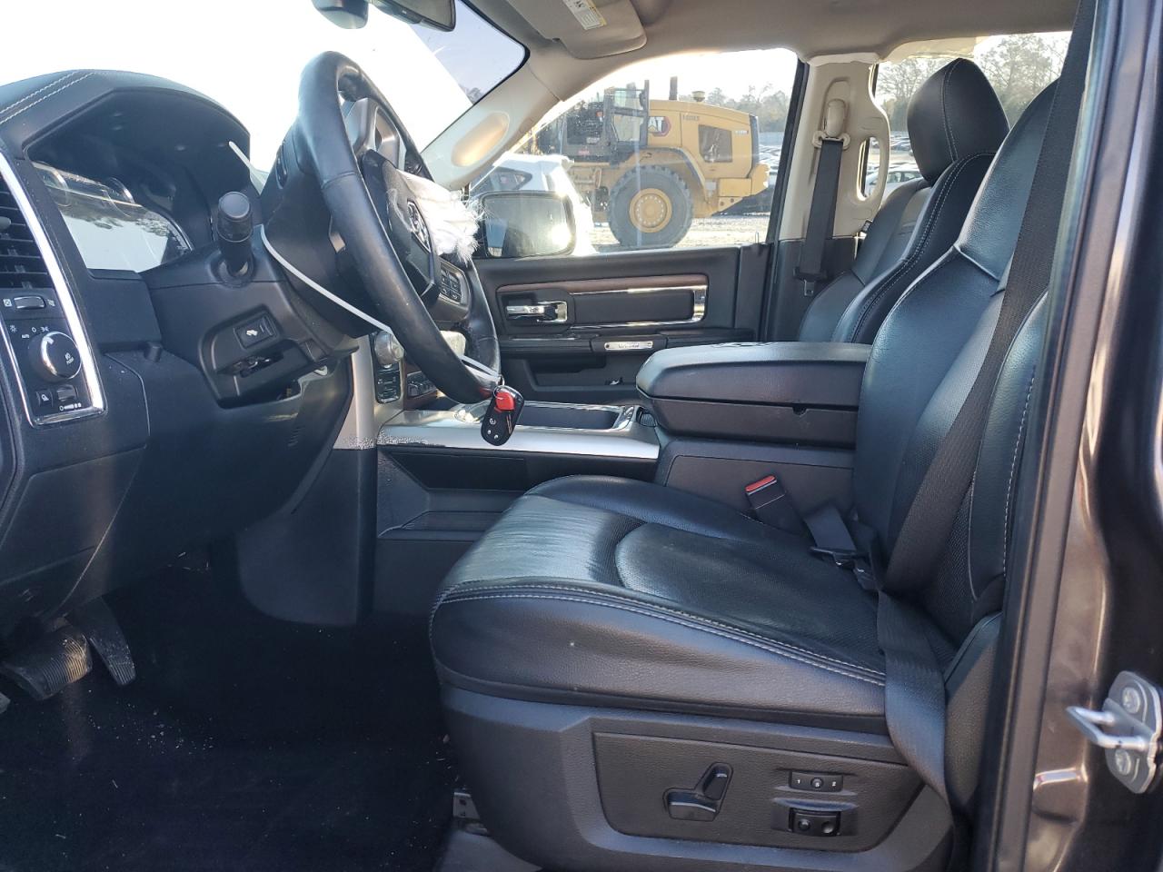 2016 RAM 1500 - Image 7