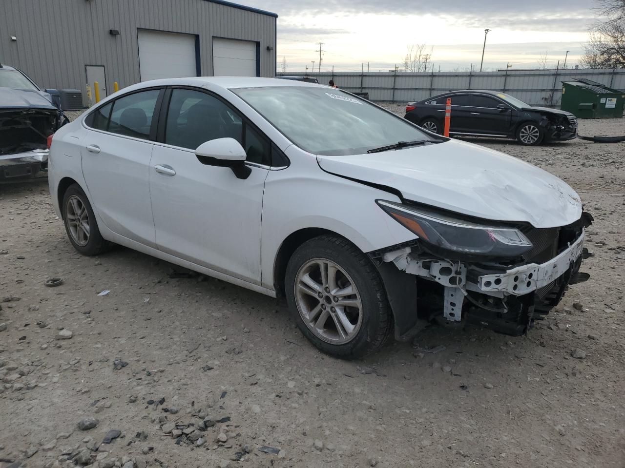 2017 Chevrolet Cruze - Image 4