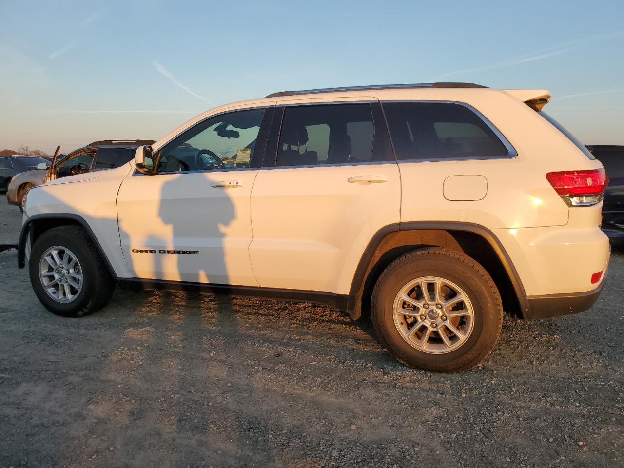 2018 Jeep Grand Cherokee - Image 2