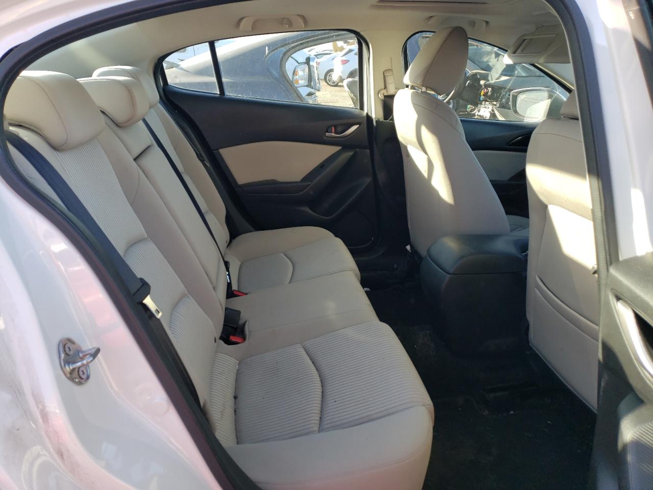 2014 Mazda 3 - Image 10
