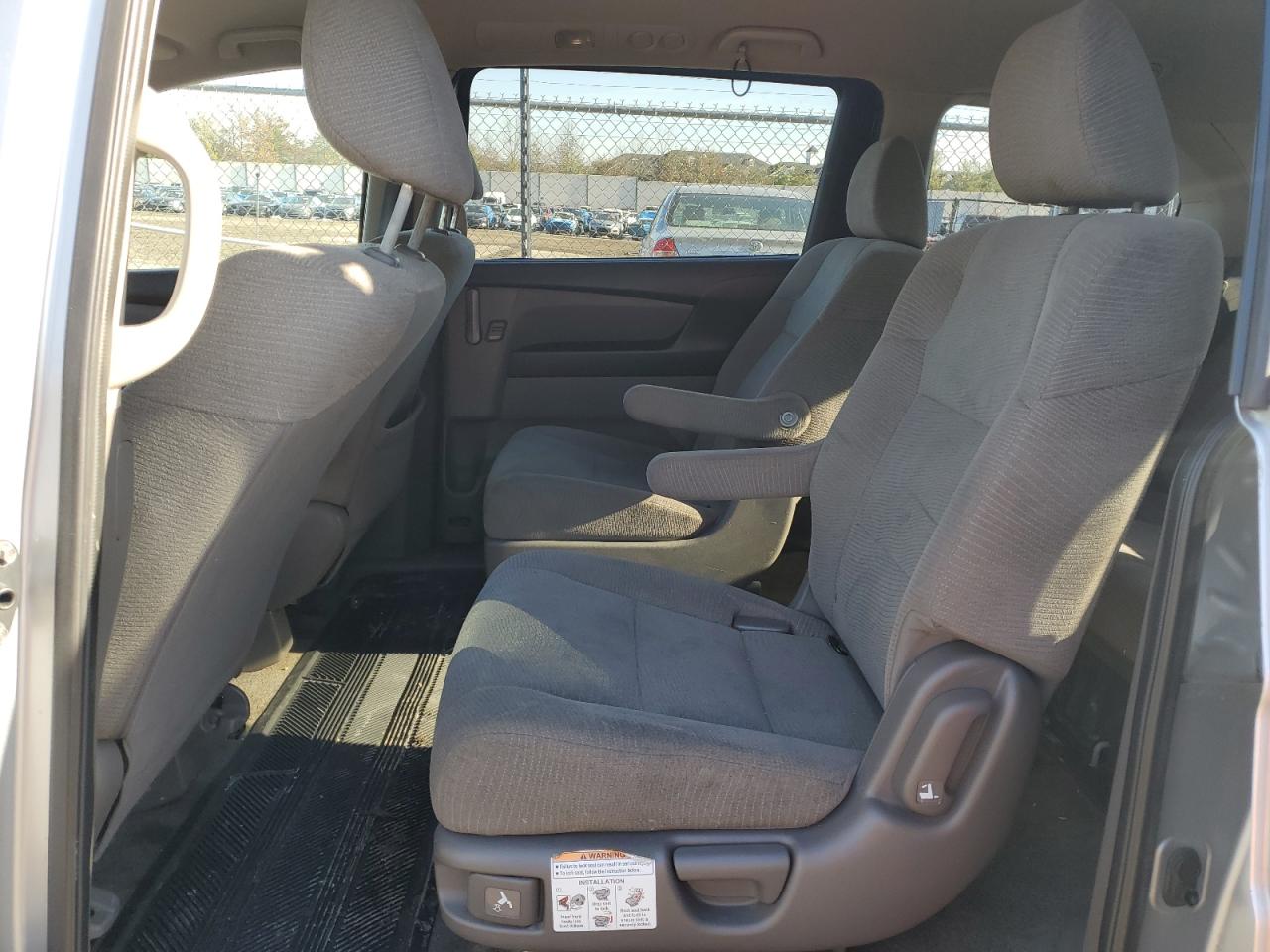 2011 Honda Odyssey - Image 11