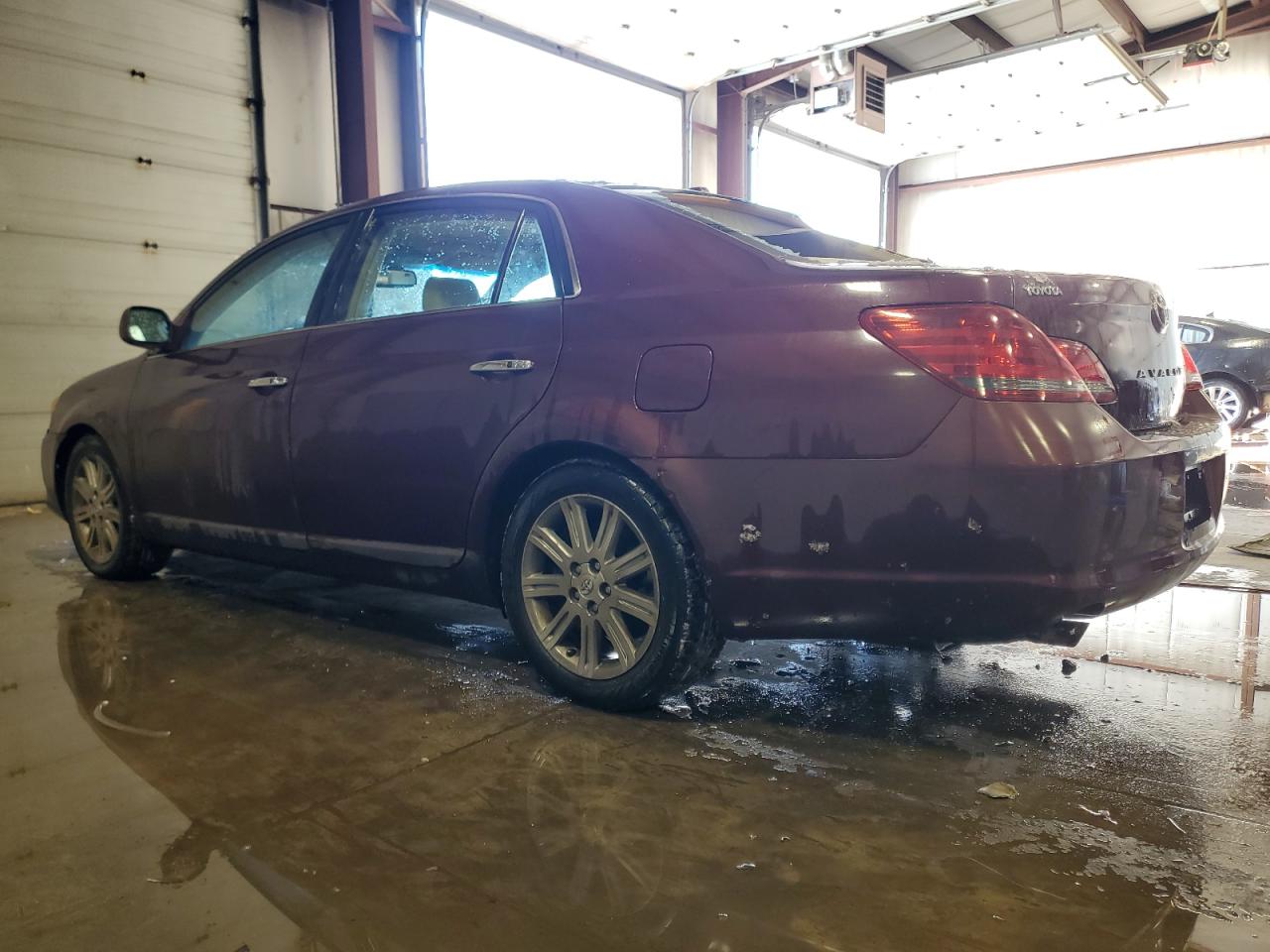 2009 Toyota Avalon - Image 2