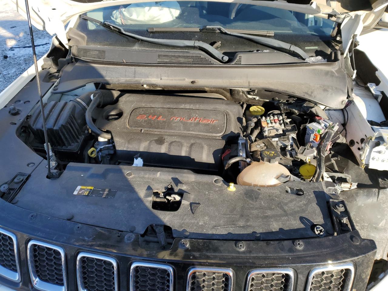2018 Jeep Compass - Image 13