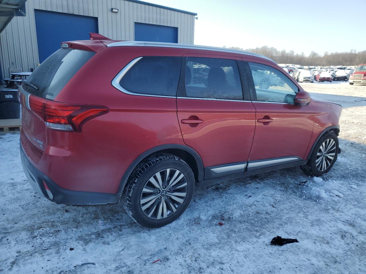 2019 Mitsubishi Outlander - Image 3