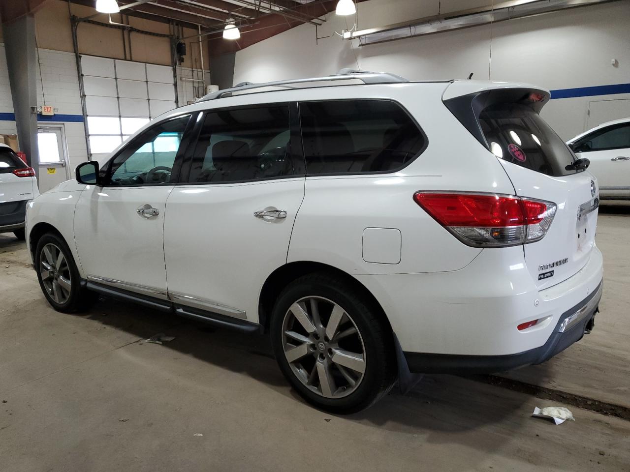 2013 Nissan Pathfinder - Image 2