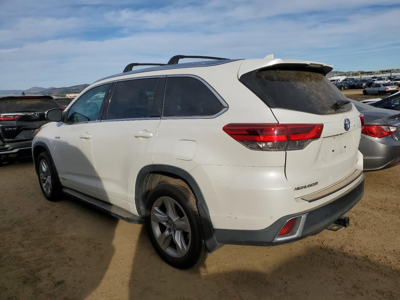 VIN 5TDDGRFH3HS021853 2017 TOYOTA HIGHLANDER no.2