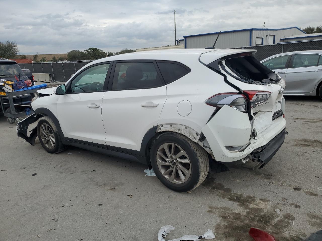 2017 Hyundai Tucson - Image 2