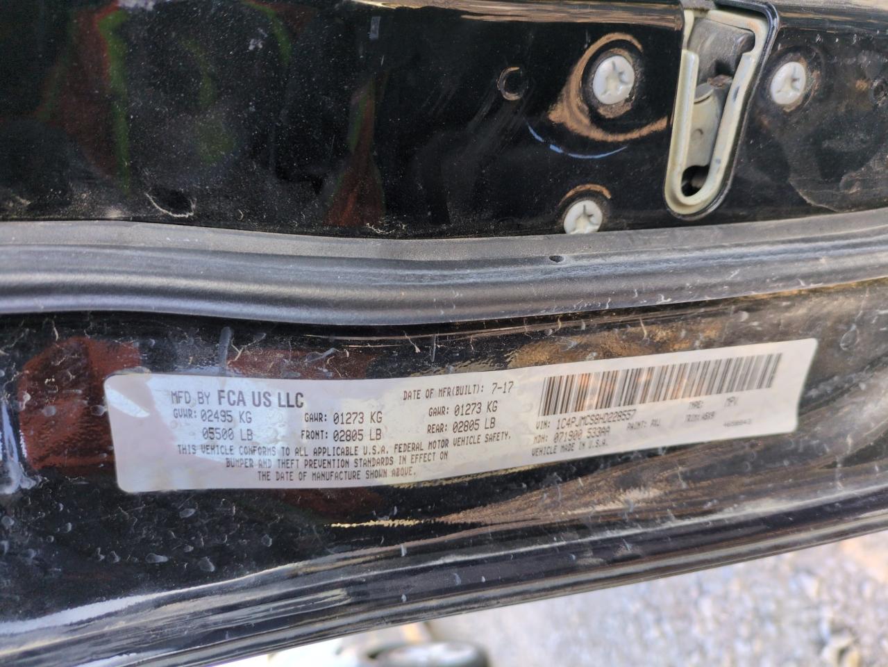 2017 Jeep Grand Cherokee - Image 14