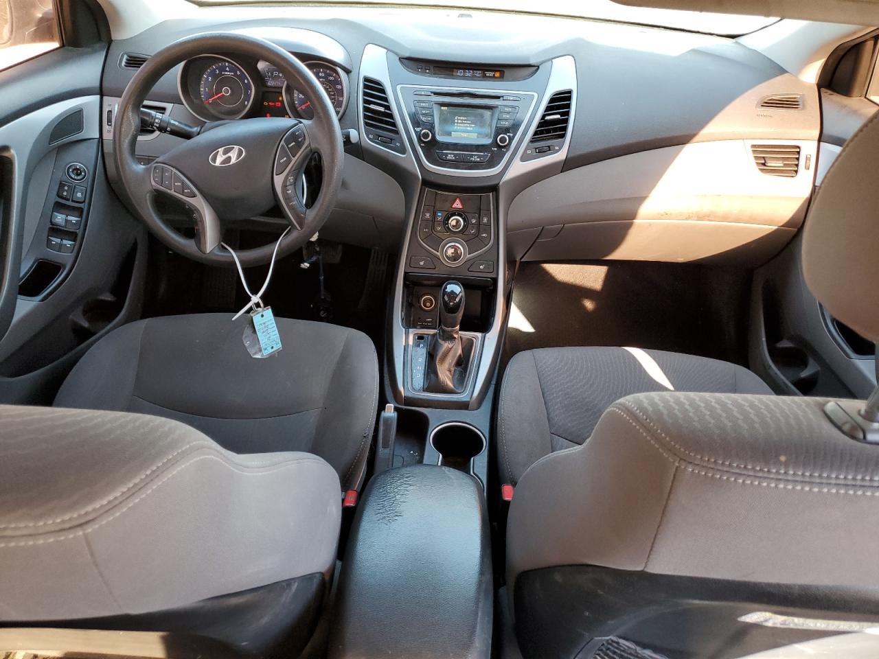 2014 Hyundai Elantra - Image 8