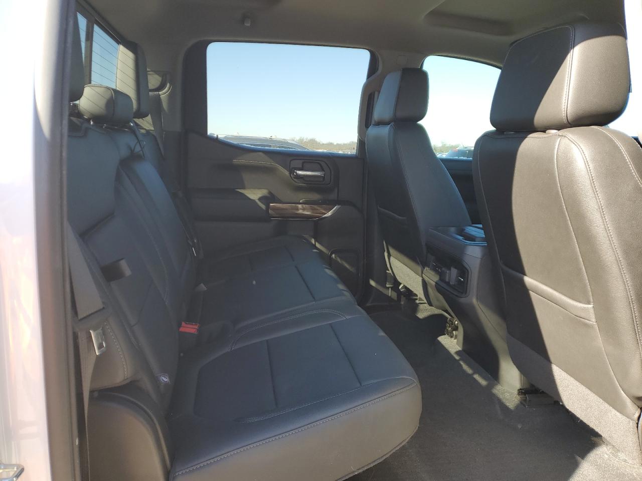 2020 Chevrolet Silverado - Image 10