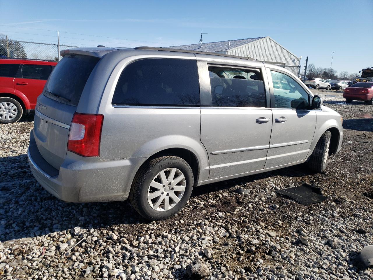 2016 Chrysler Town & Country - Image 3
