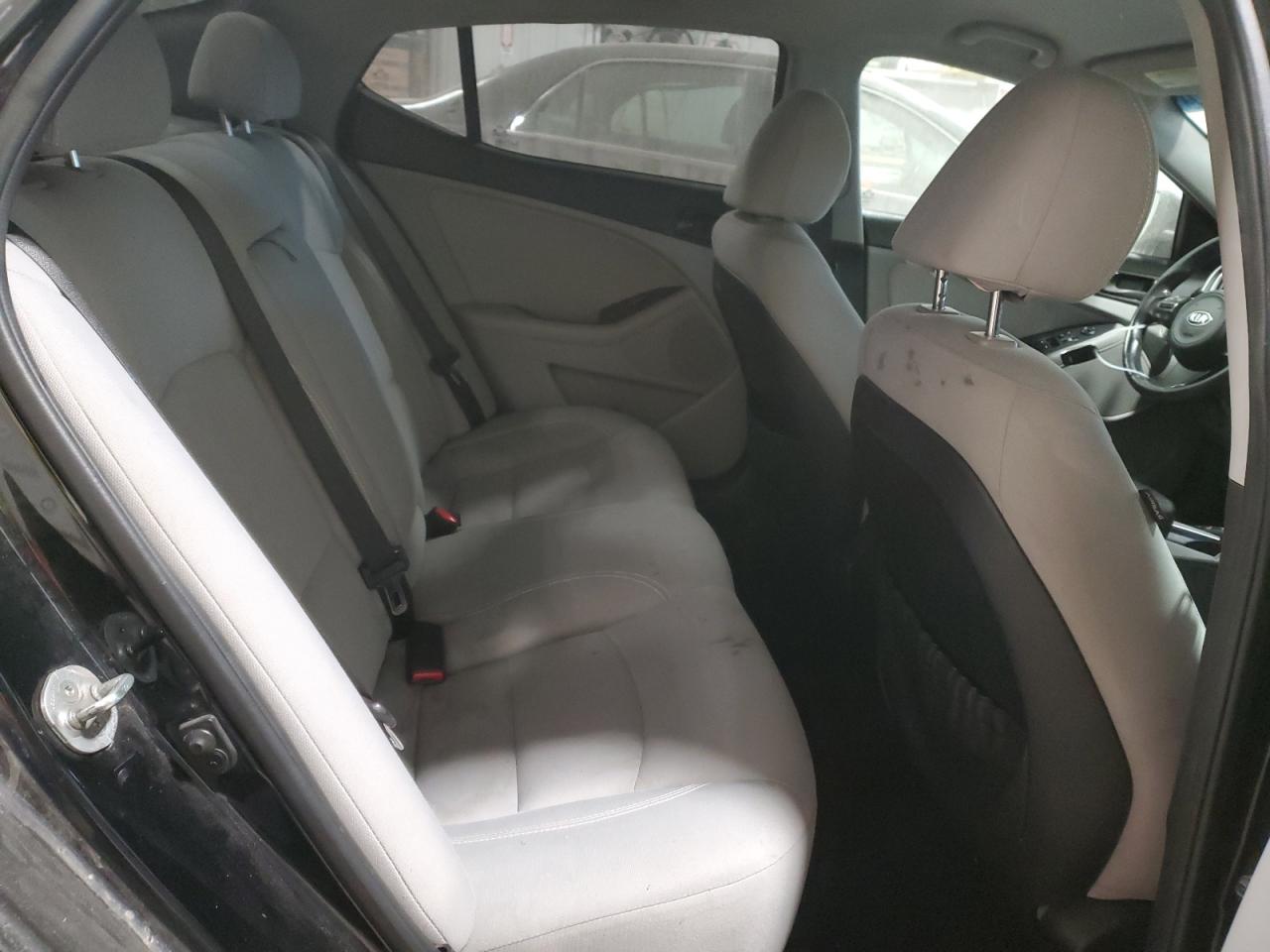 2015 Kia Optima - Image 10