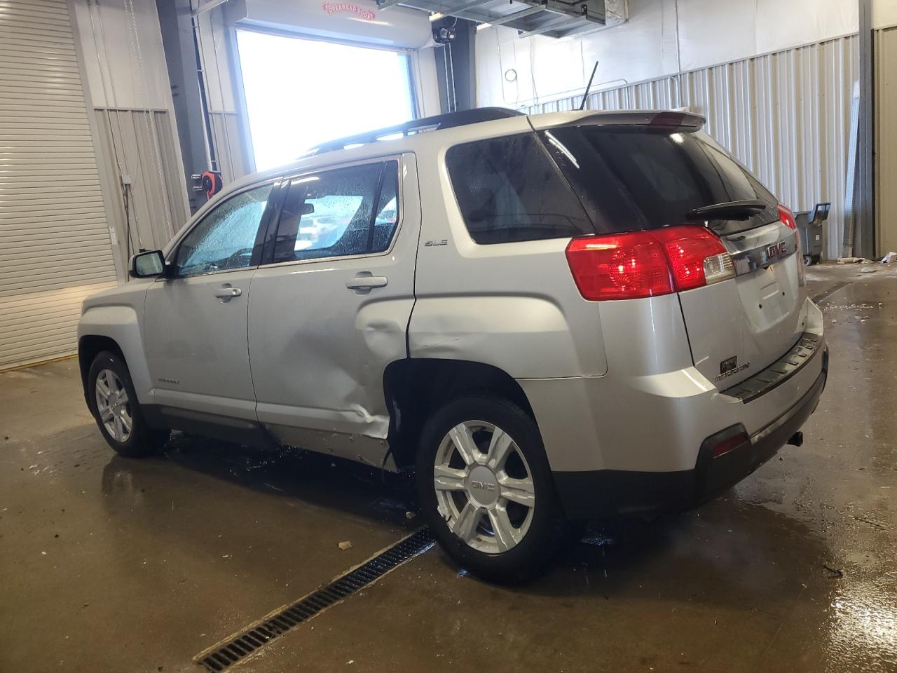 2015 GMC Terrain - Image 2