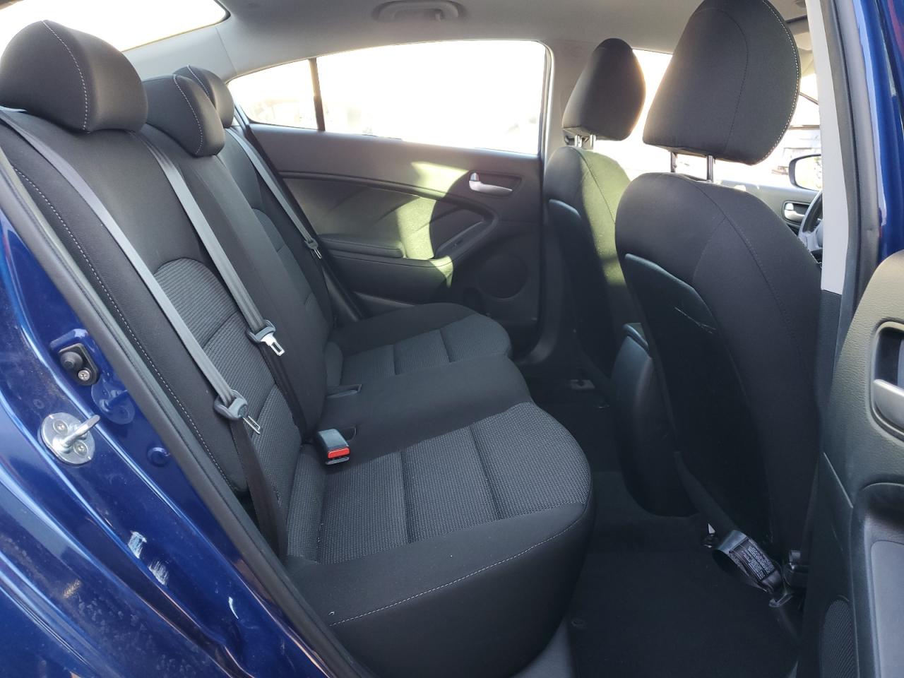 2017 Kia Forte - Image 10