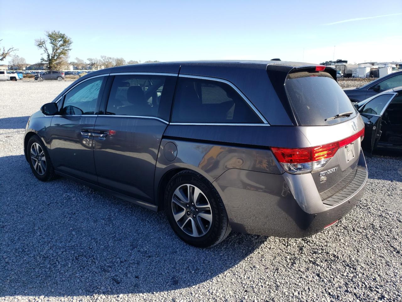 VIN 5FNRL5H91FB022016 2015 HONDA ODYSSEY no.2