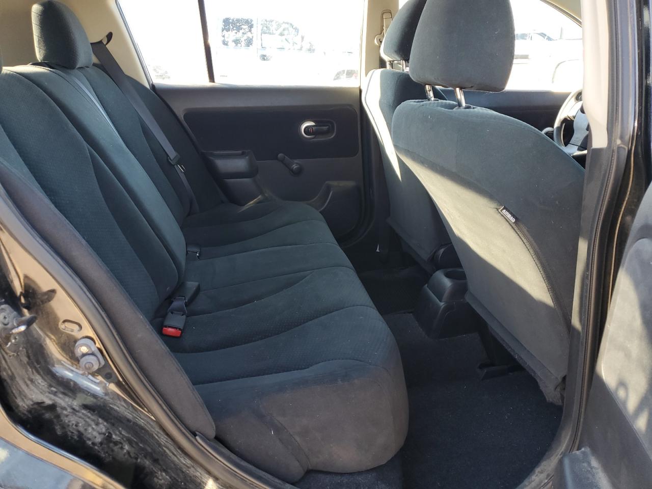 2011 Nissan Versa - Image 10