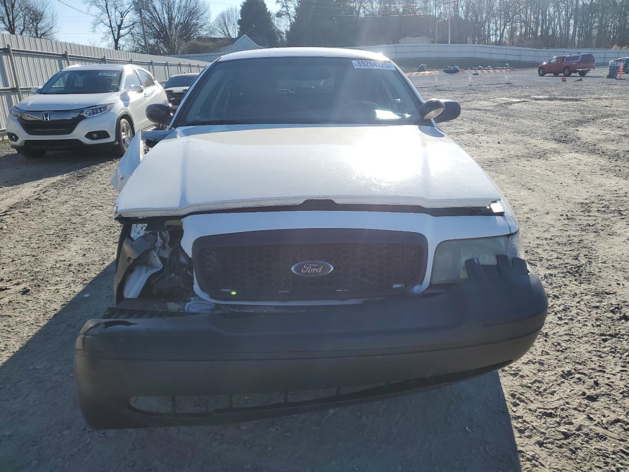 2011 Ford Crown Victoria - Image 5