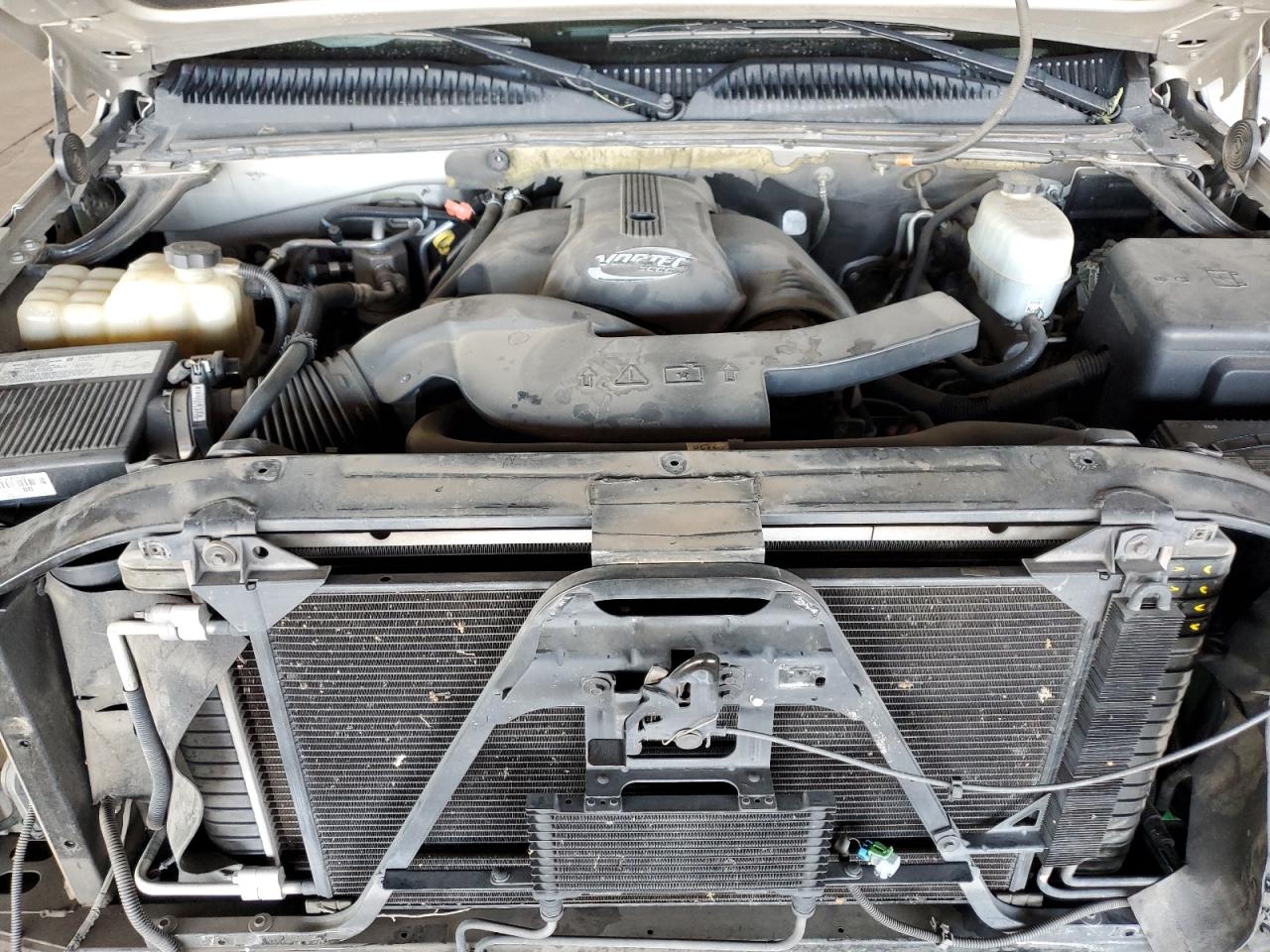 2005 Cadillac Escalade - Image 12