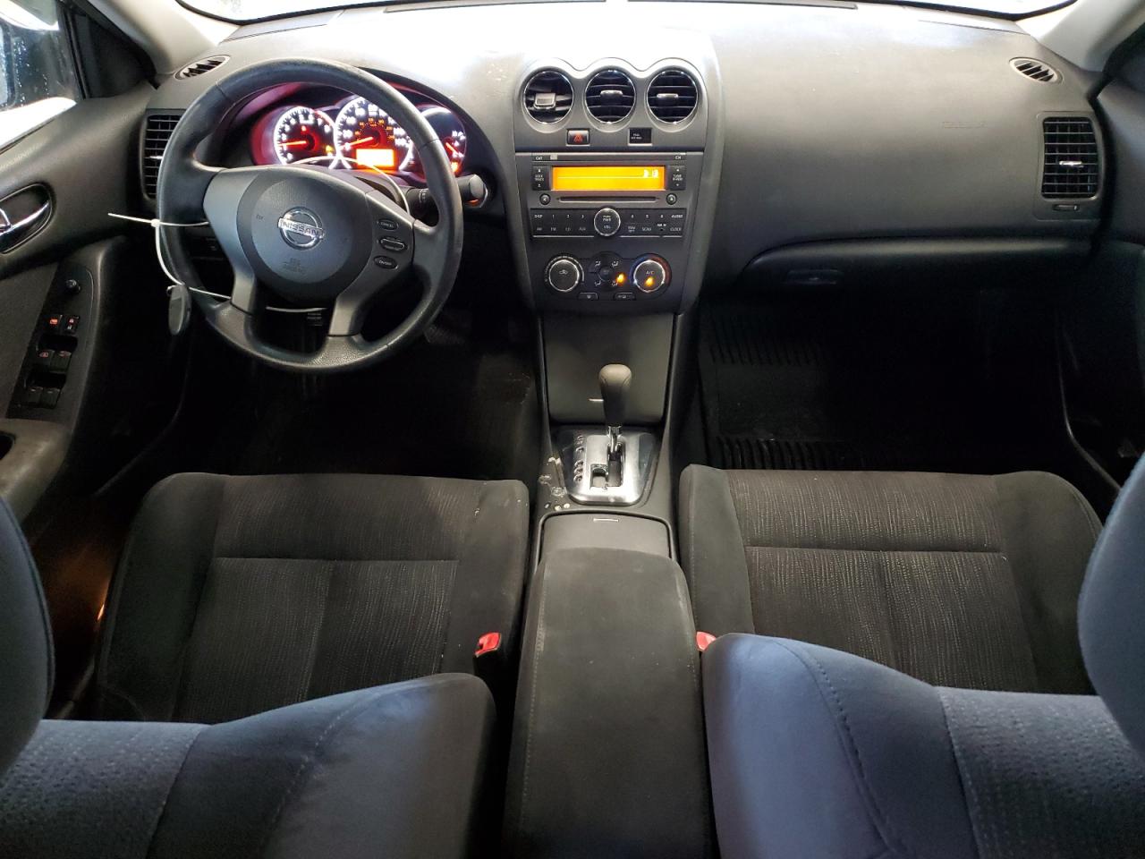 2010 Nissan Altima - Image 8