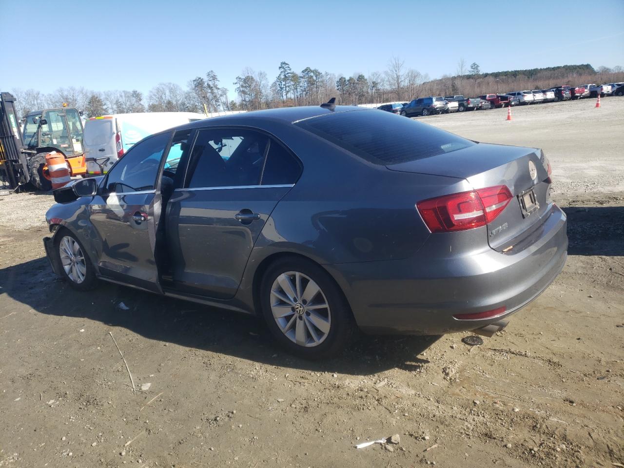 2015 Volkswagen Jetta - Image 2
