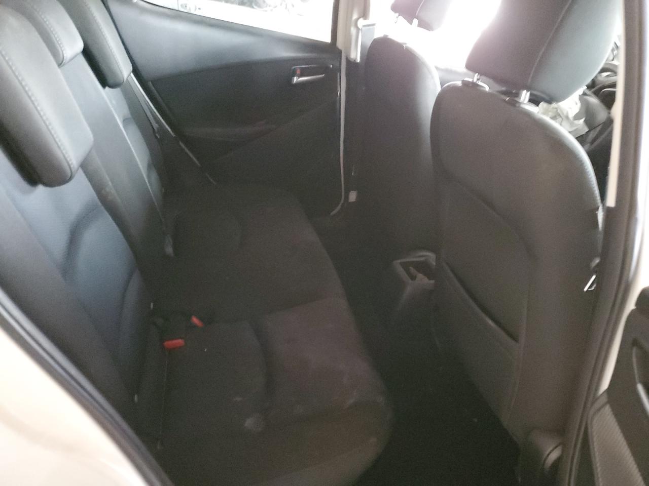 2017 Toyota Yaris - Image 11