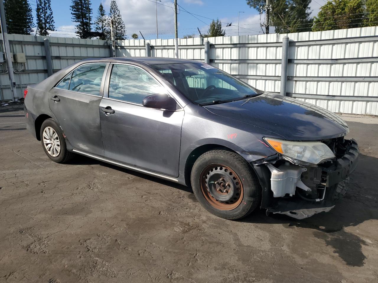 2013 Toyota Camry - Image 4
