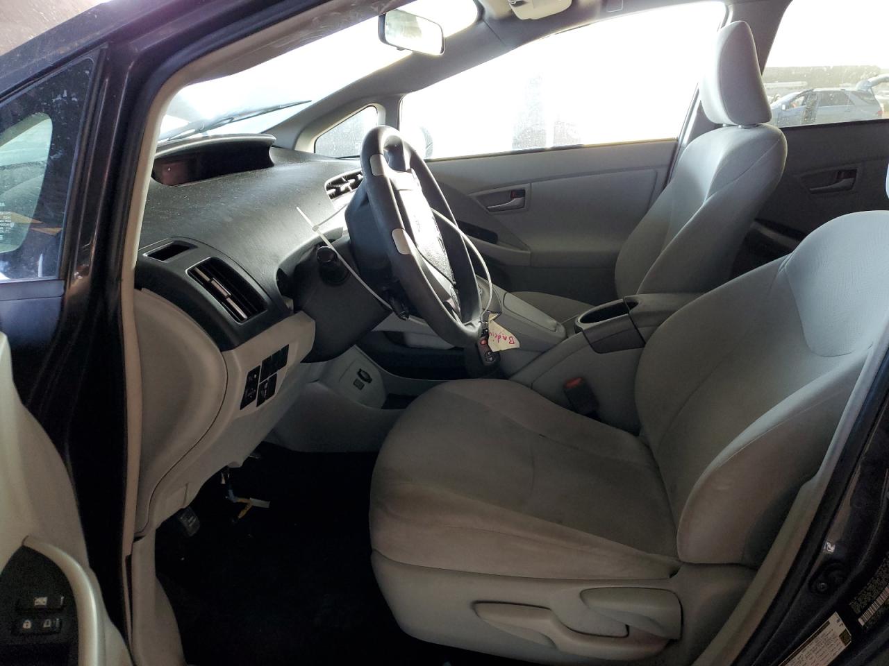 2014 Toyota Prius - Image 7
