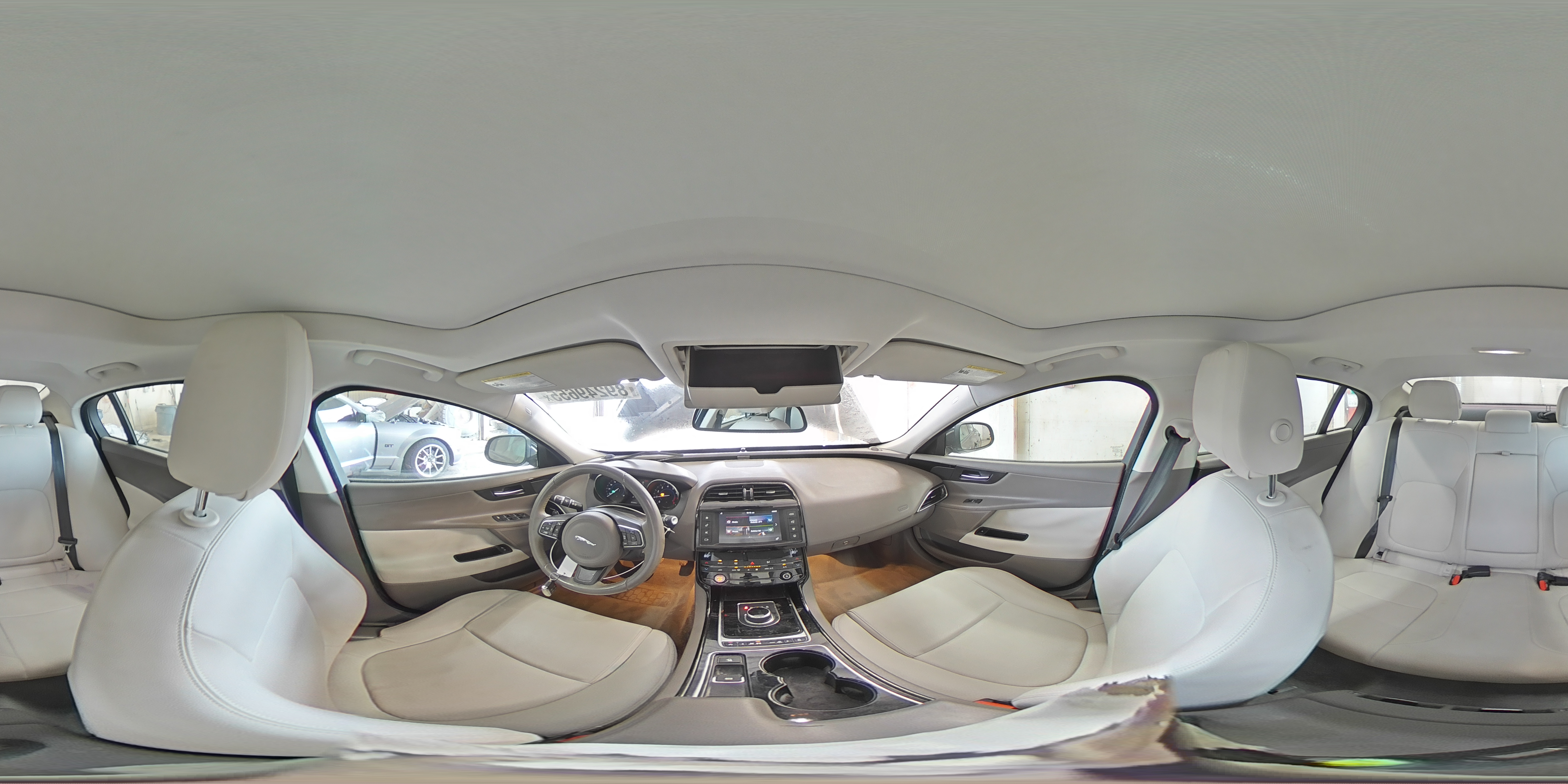 2017 Jaguar XE - Image 14