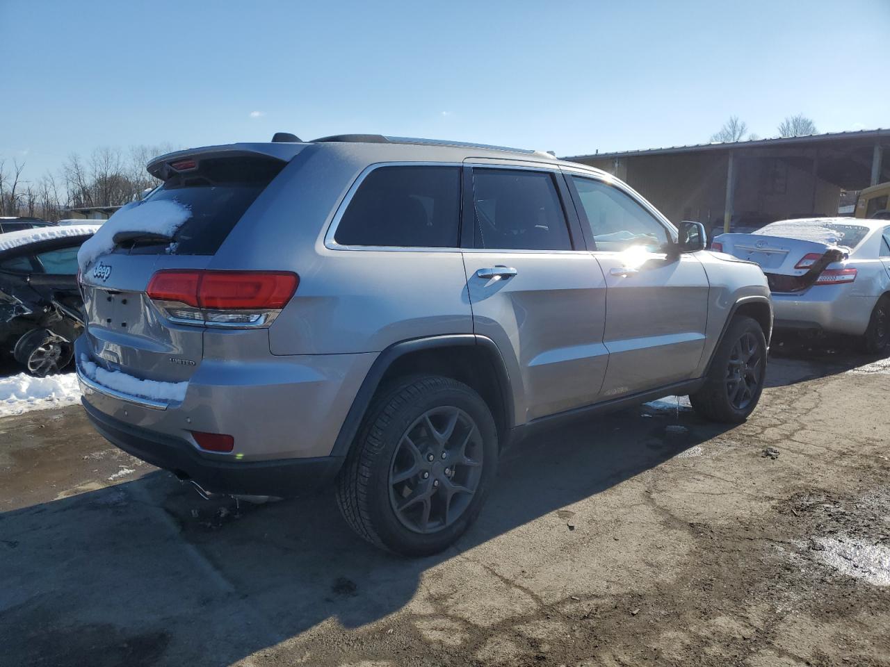 2016 Jeep Grand Cherokee - Image 3