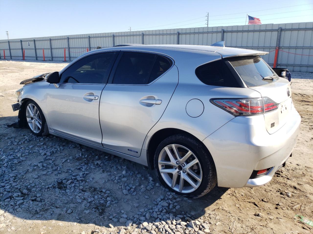 2014 Lexus CT - Image 2
