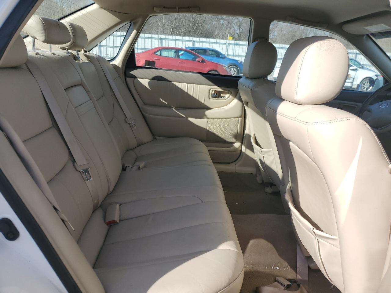 2002 Toyota Avalon - Image 10