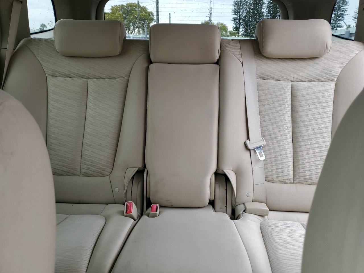 2009 Hyundai Santa Fe - Image 10