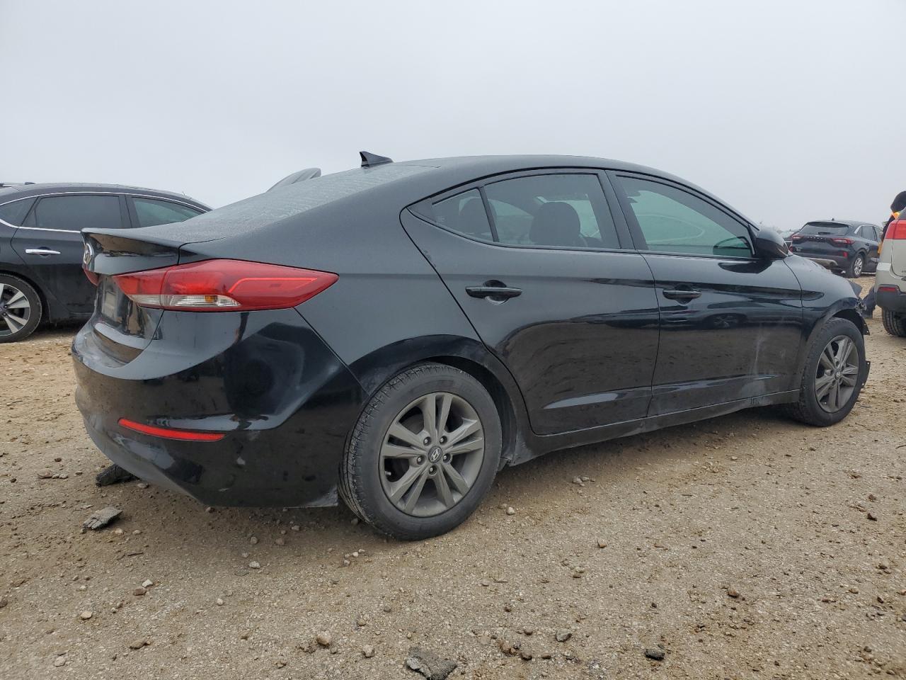 2017 Hyundai Elantra - Image 3