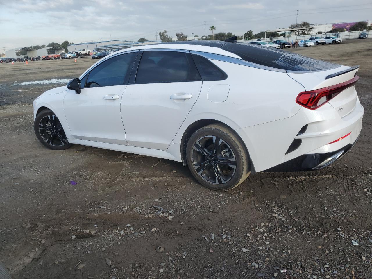 2021 Kia K5 - Image 2