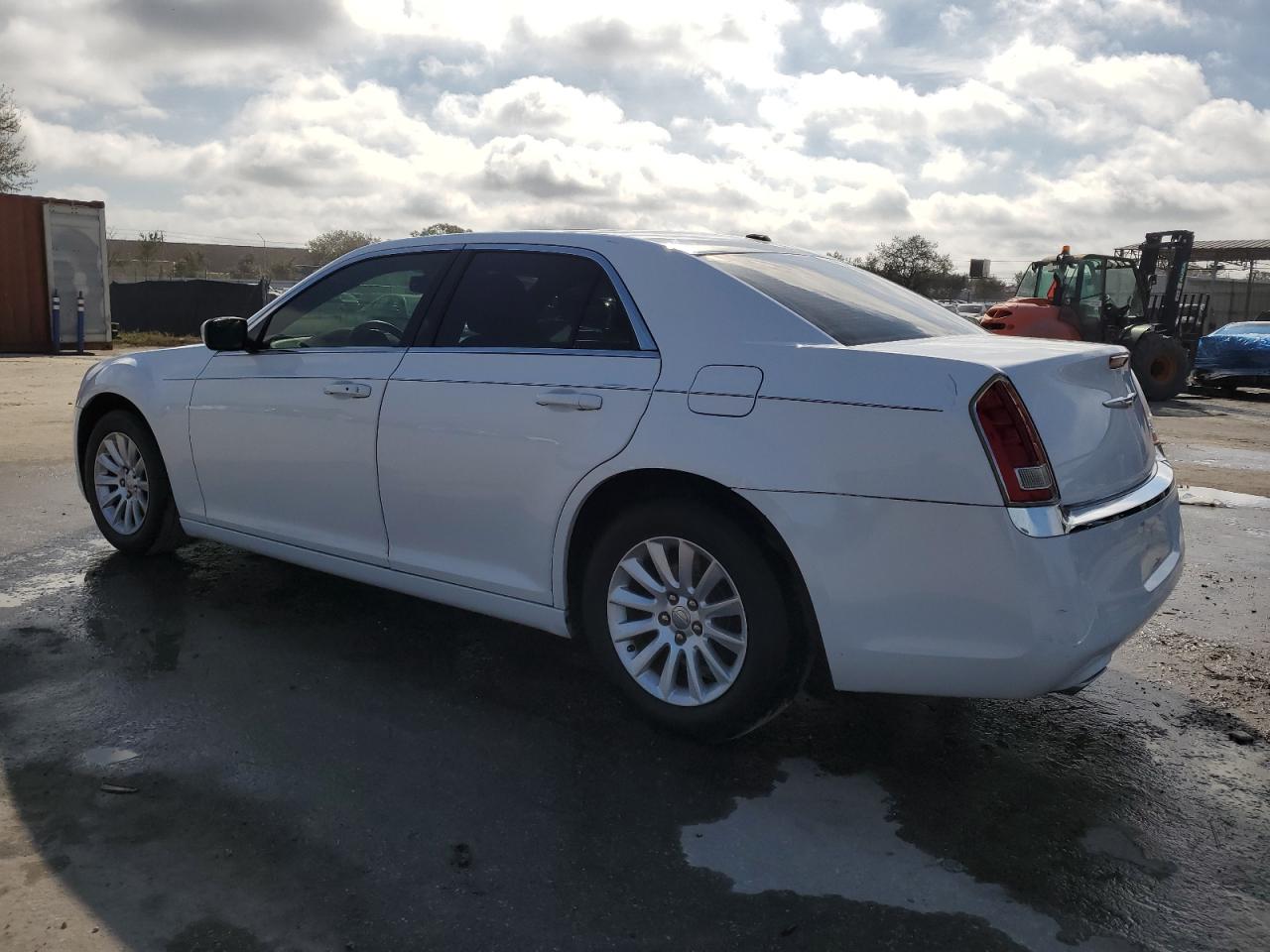 2014 Chrysler 300 - Image 2