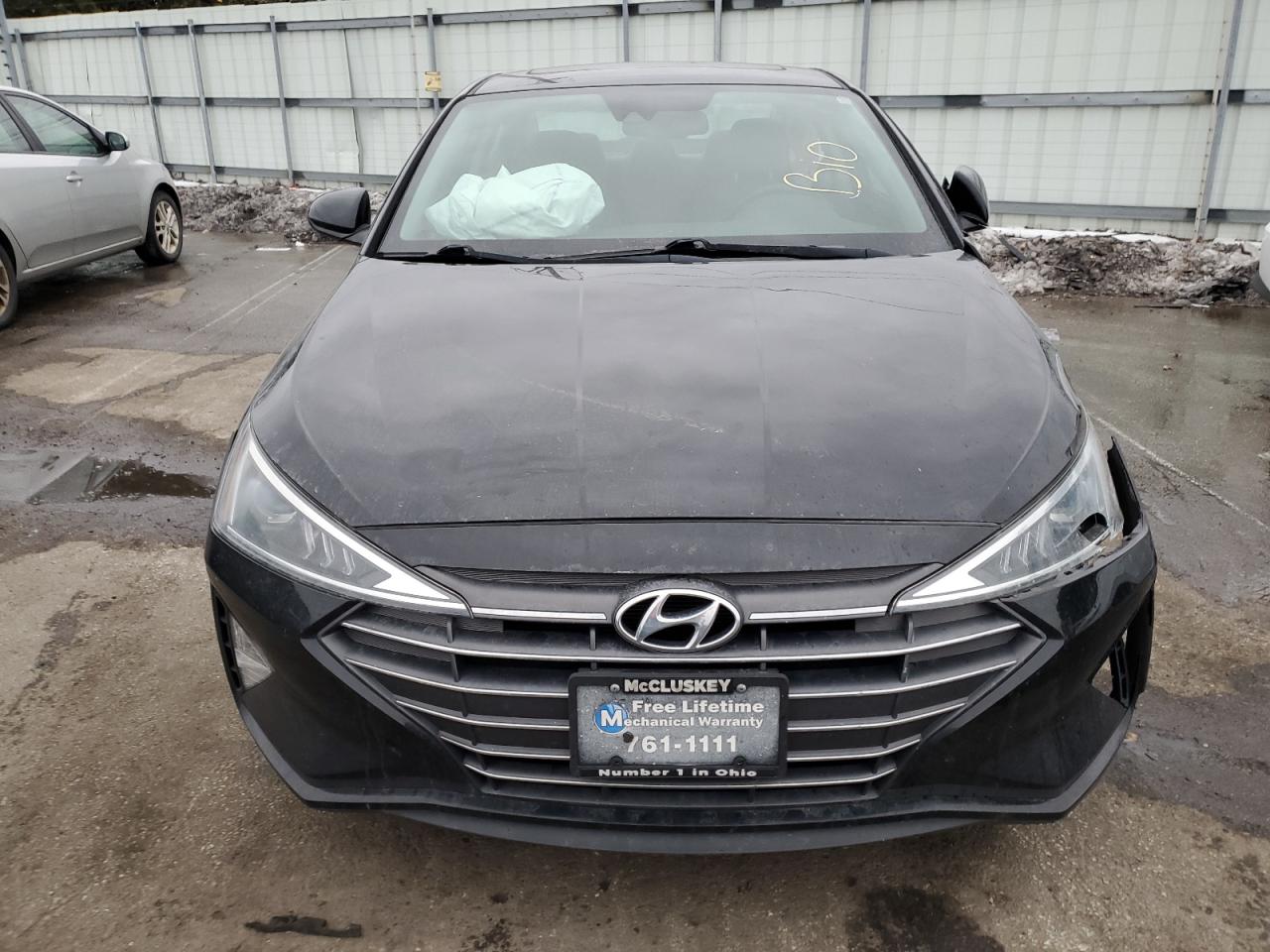 2019 Hyundai Elantra - Image 5