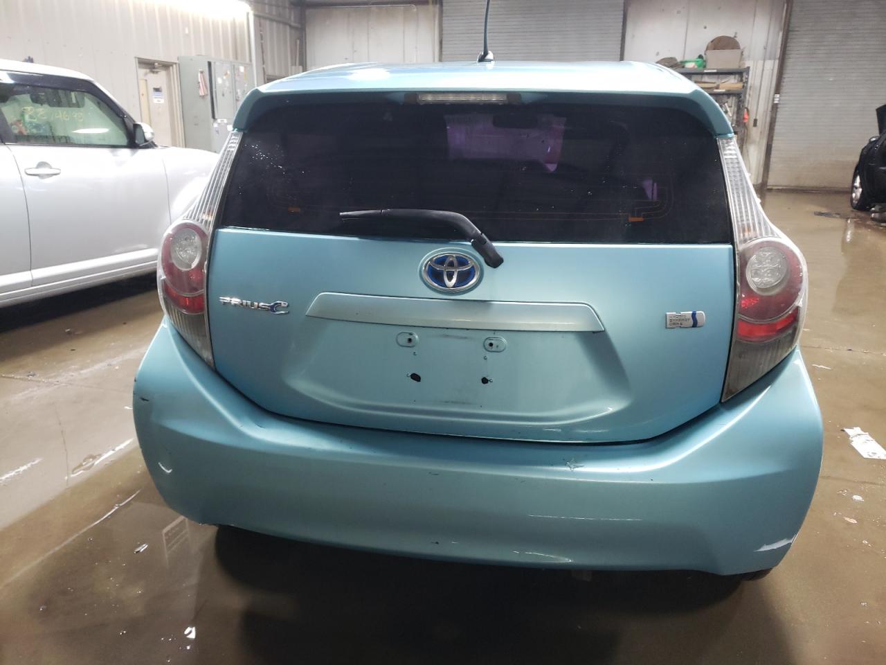 2014 Toyota Prius - Image 6