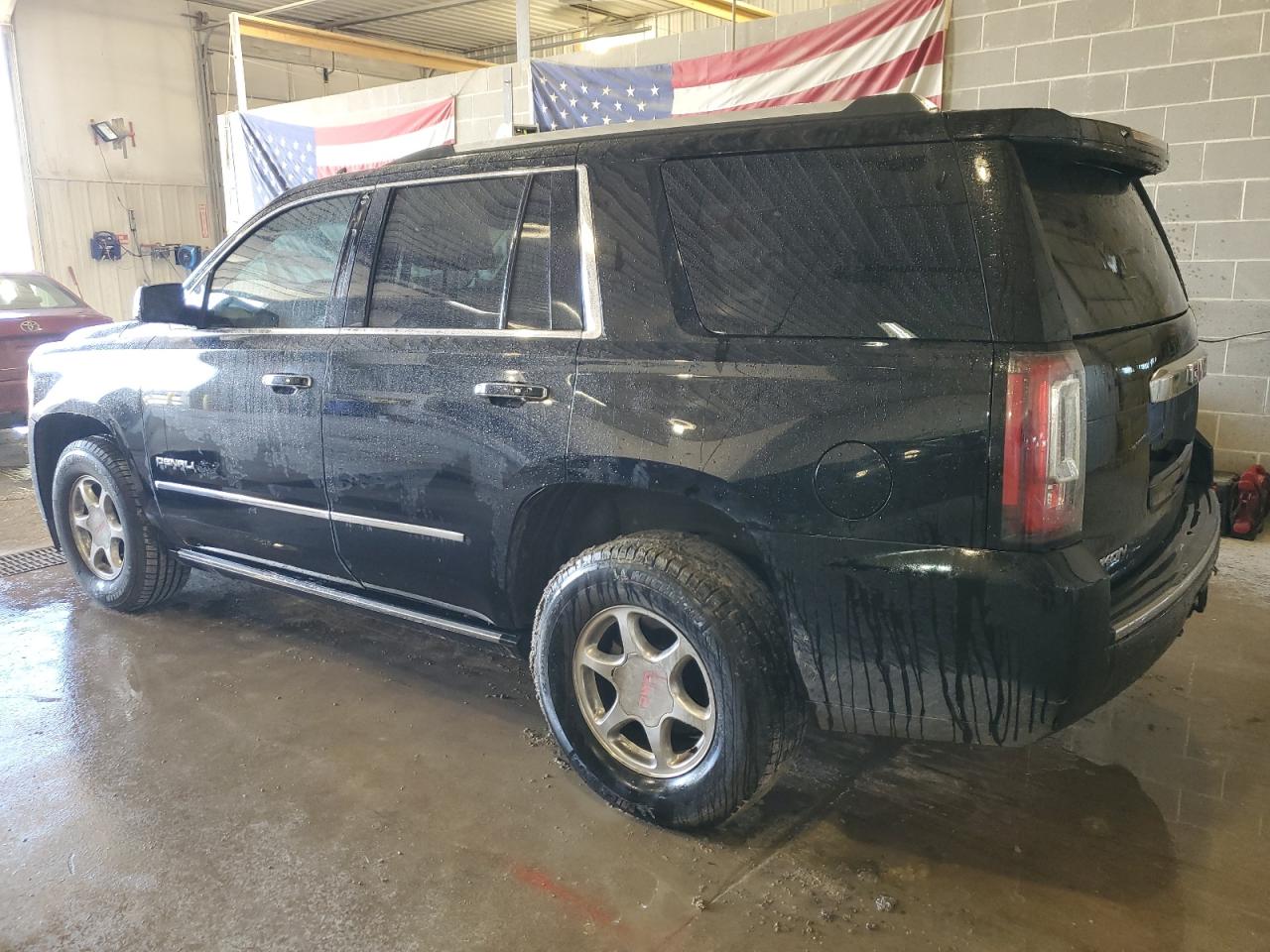 2015 GMC Yukon - Image 2