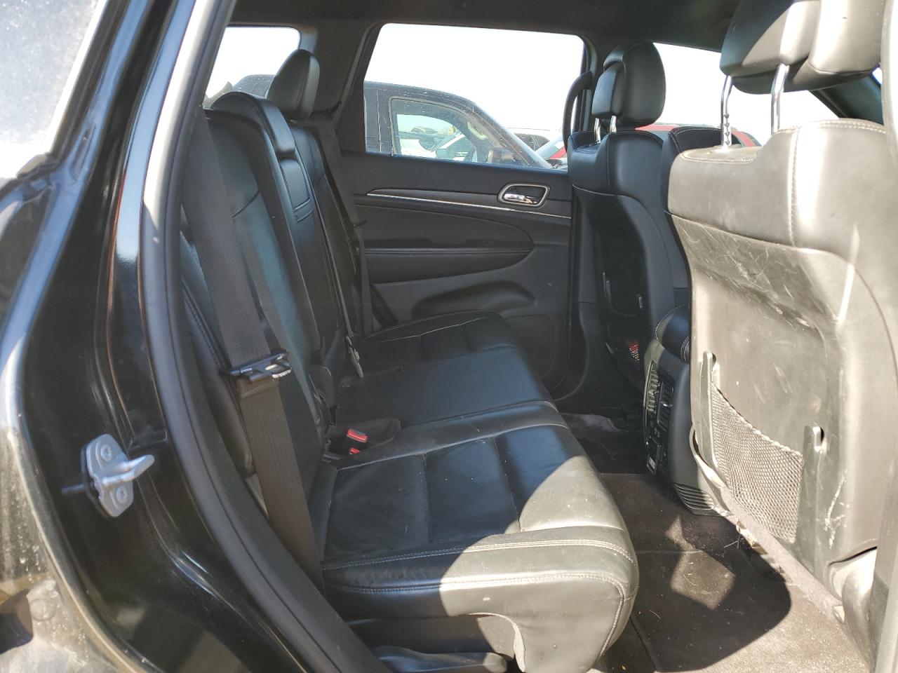 2017 Jeep Grand Cherokee - Image 11