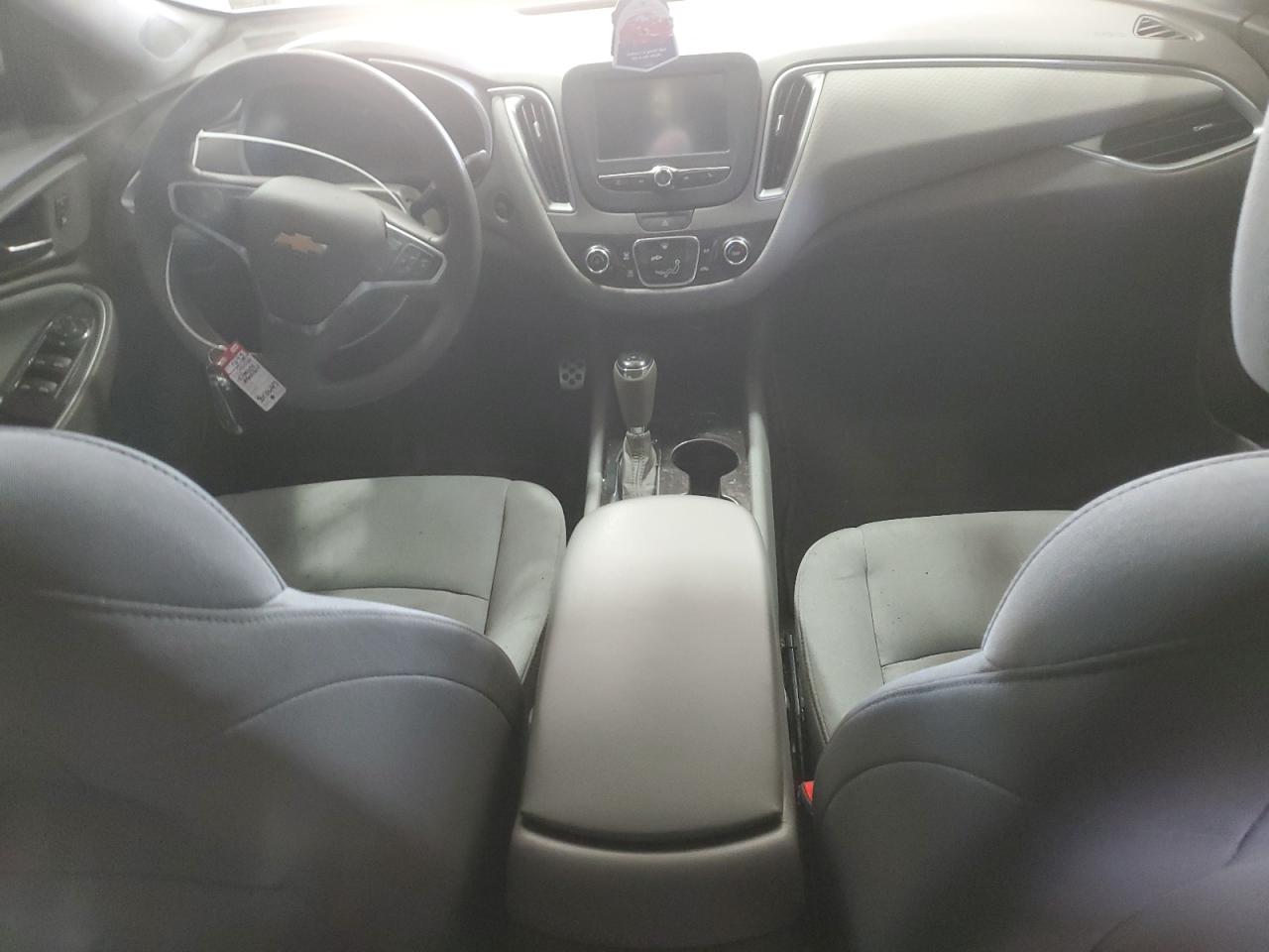 2016 Chevrolet Malibu - Image 8