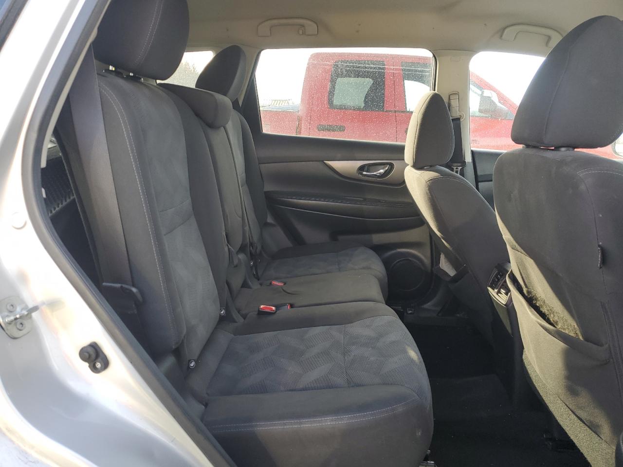 2016 Nissan Rogue - Image 10