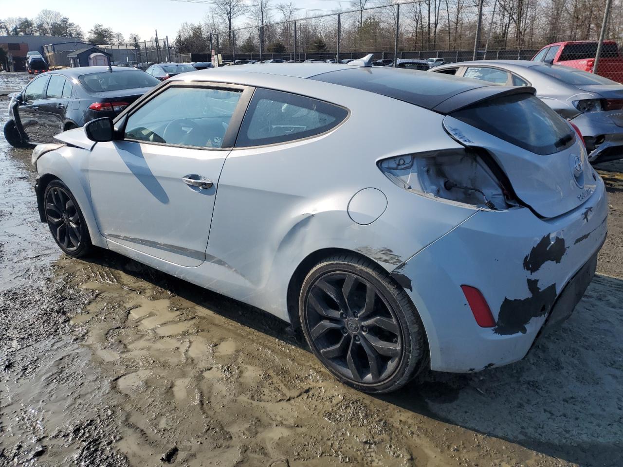 2015 Hyundai Veloster - Image 2