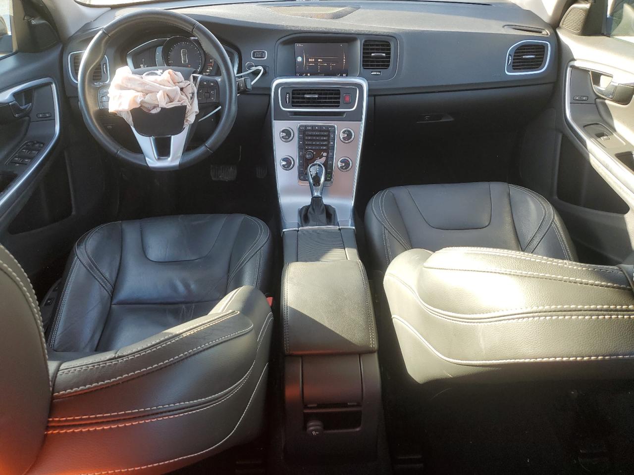 2017 Volvo S60 - Image 8