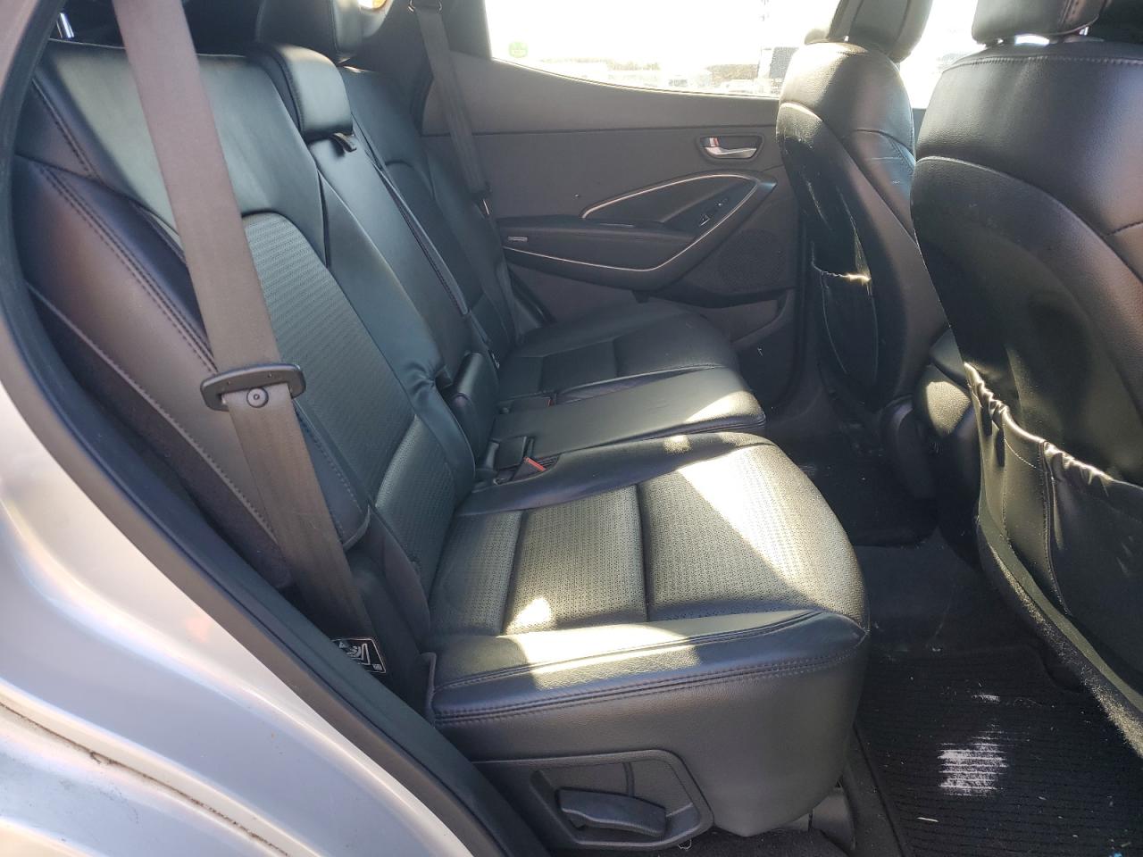 2013 Hyundai Santa Fe - Image 11