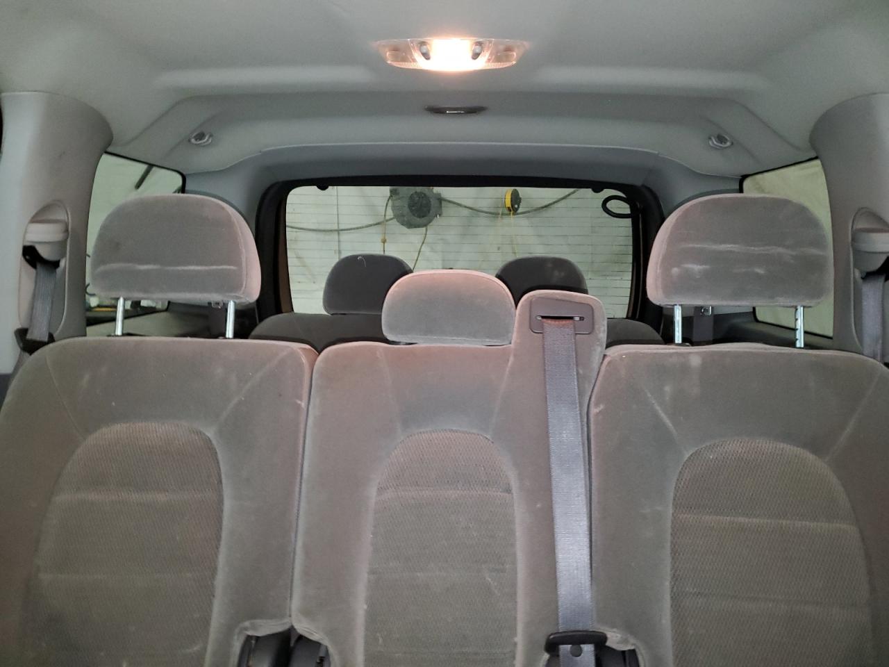2004 Ford Explorer - Image 10
